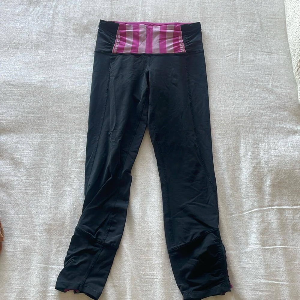 Size 4 Lululemon workout leggings.